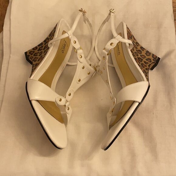 FRESCO BY PIERRE WHITE/GOLD LEOPARD WEDGE SANDALS. NEW - Picture 2 of 9